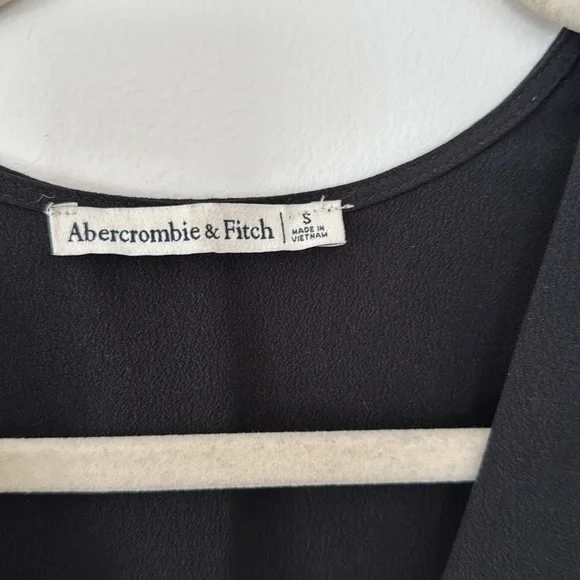 Abercrombie and Fitch Long Sleeve top in Black - Picture 3 of 4